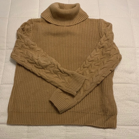 Forever 21 Sweaters - Forever 21 camel cable knit sweater